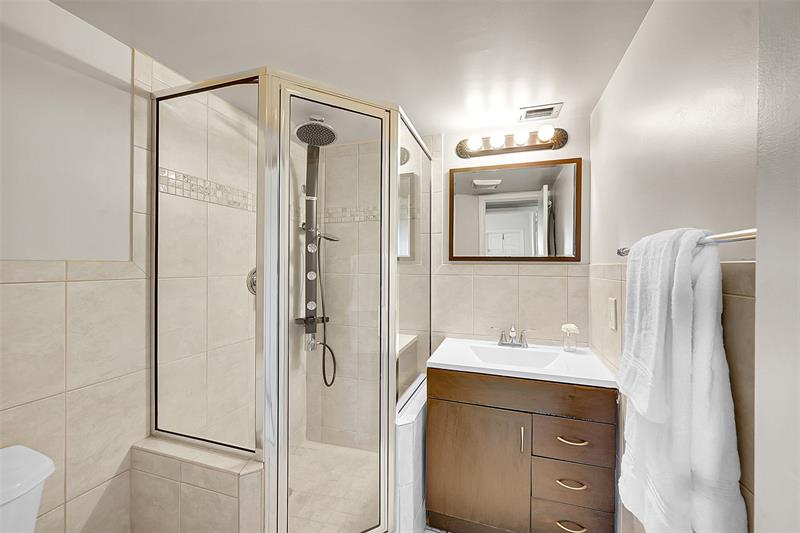 Image 15 of 36 For 1400 55 St  208