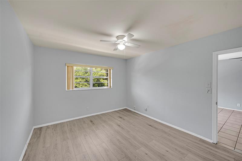 Image 16 of 36 For 1400 55 St  208