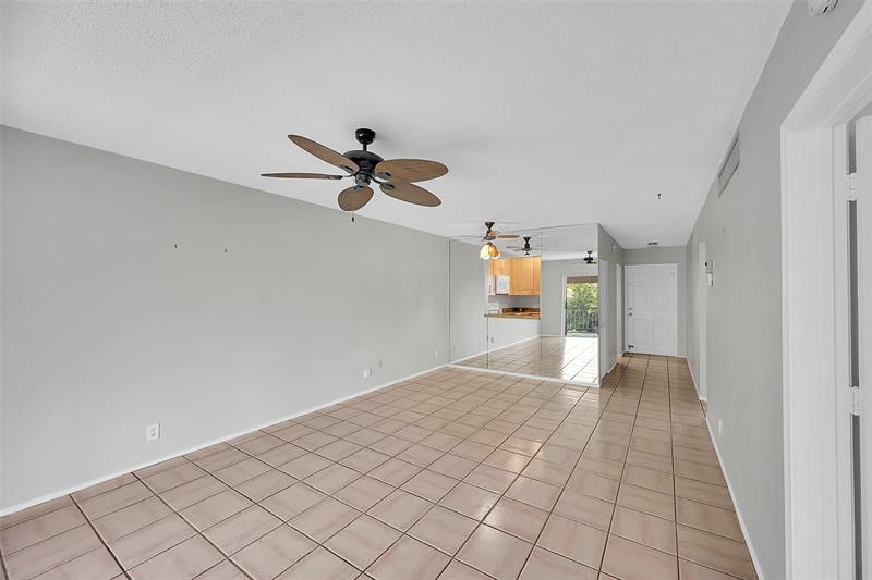 Image 5 of 36 For 1400 55 St  208