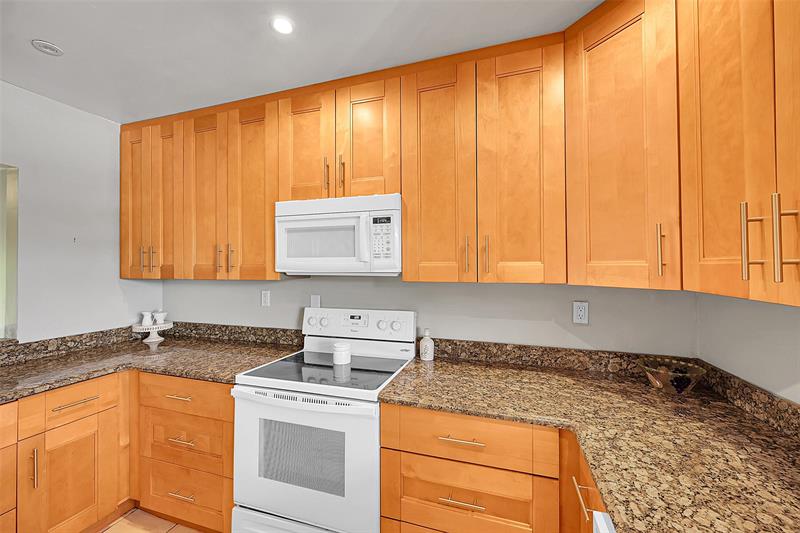 Image 7 of 36 For 1400 55 St  208