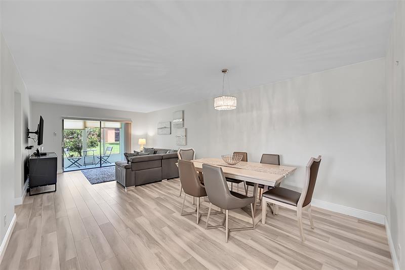 Image 13 of 61 For 15450 Pembridge Avenue  178