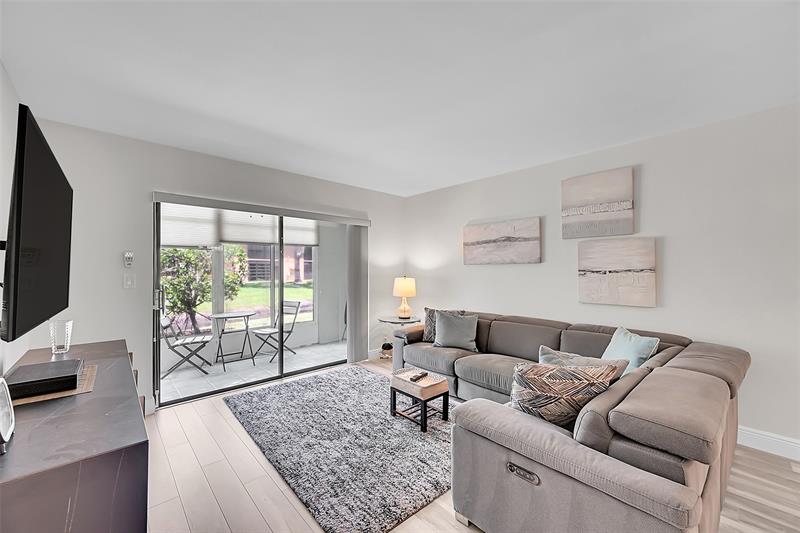 Image 16 of 61 For 15450 Pembridge Avenue  178