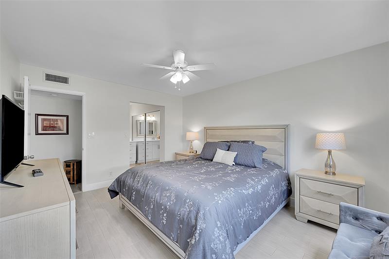 Image 21 of 61 For 15450 Pembridge Avenue  178