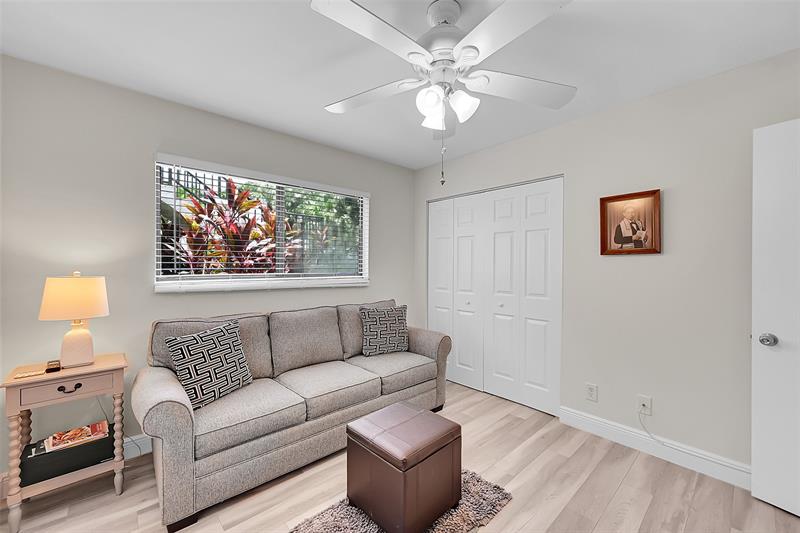 Image 26 of 61 For 15450 Pembridge Avenue  178