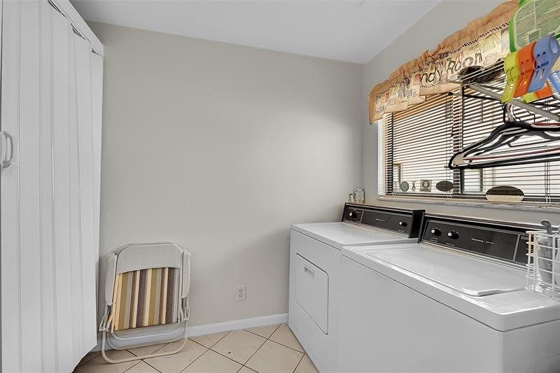 Image 29 of 61 For 15450 Pembridge Avenue  178
