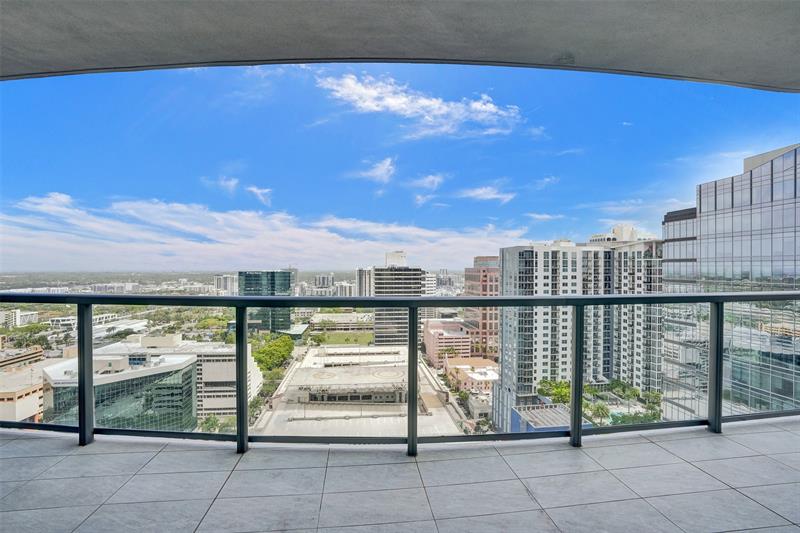 Image 12 of 40 For 100 Las Olas Blvd  2701