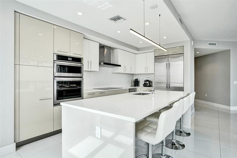 Image 16 of 40 For 100 Las Olas Blvd  2701