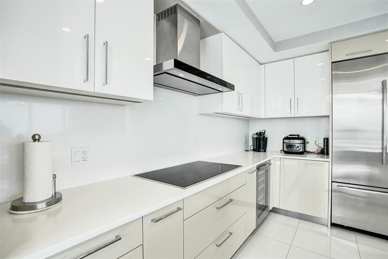 Image 18 of 40 For 100 Las Olas Blvd  2701