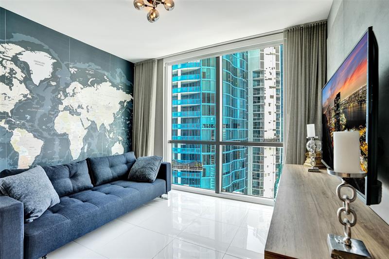 Image 22 of 40 For 100 Las Olas Blvd  2701