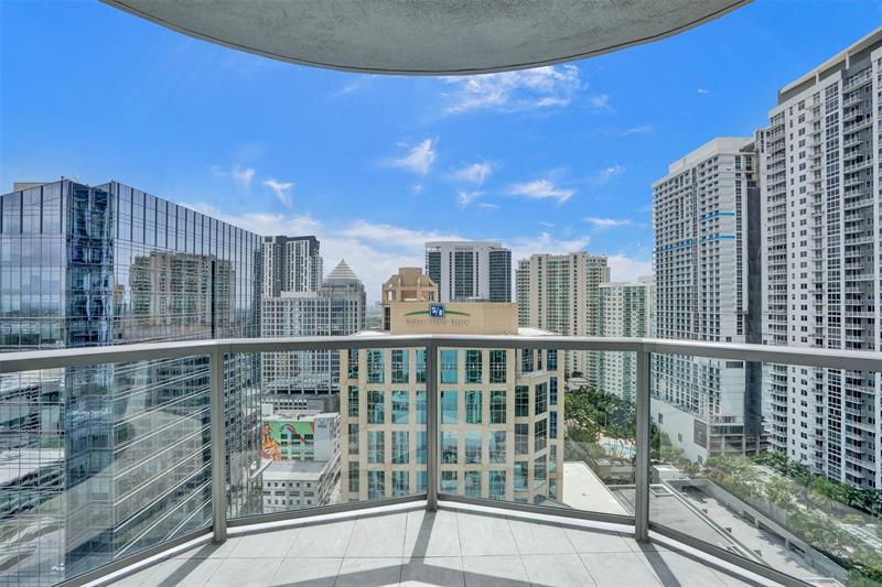 Image 27 of 40 For 100 Las Olas Blvd  2701
