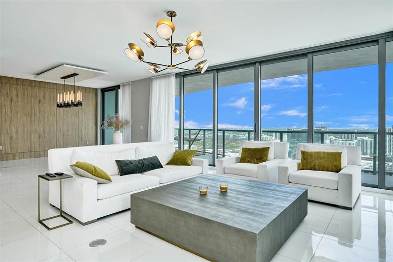 Image 4 of 40 For 100 Las Olas Blvd  2701