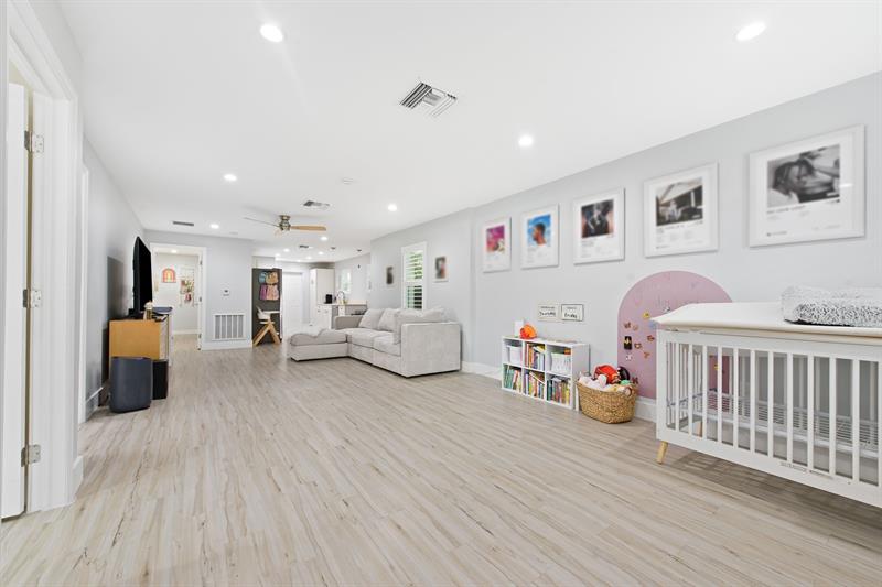 Image 4 of 14 For 230 12 Ave  