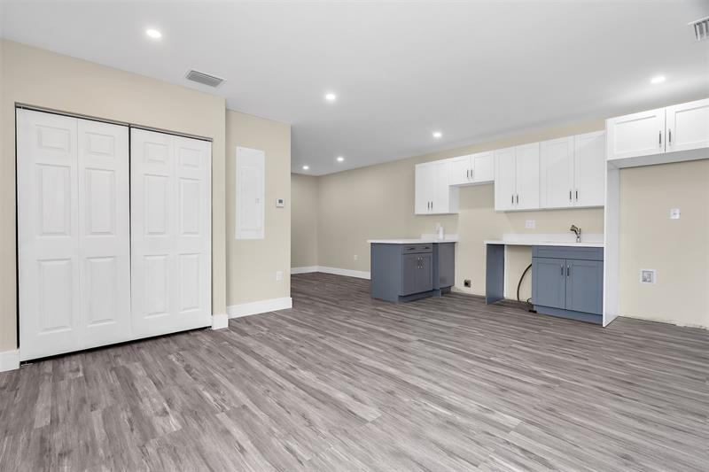 Image 21 of 24 For 2451a 21st St