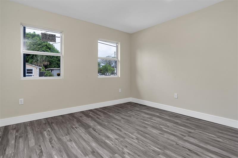 Image 8 of 24 For 2451a 21st St
