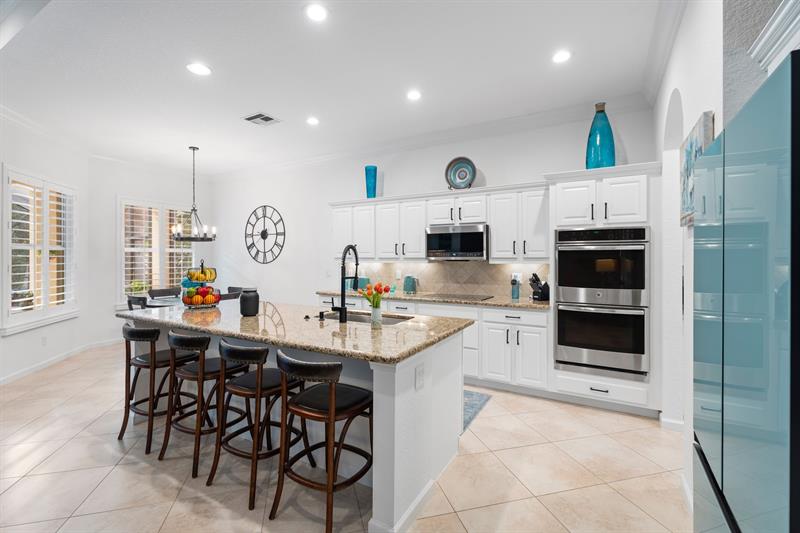 Image 13 of 39 For 8313 Marin Dr