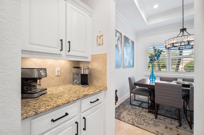 Image 15 of 39 For 8313 Marin Dr