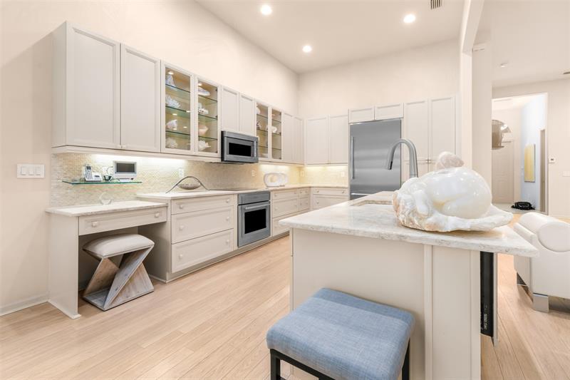 Image 10 of 19 For 9762 Isles Cay Dr
