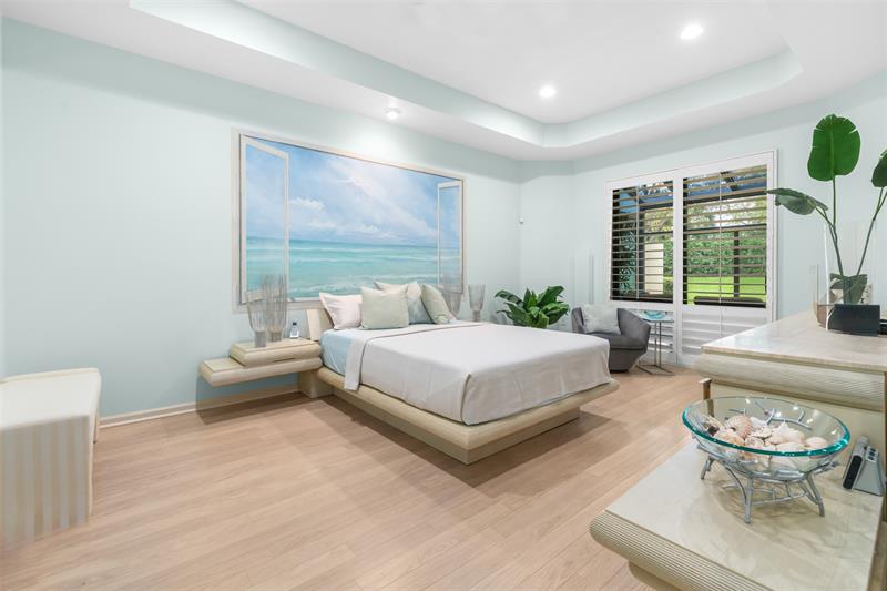 Image 11 of 19 For 9762 Isles Cay Dr