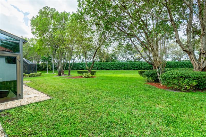 Image 14 of 19 For 9762 Isles Cay Dr