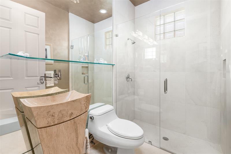 Image 3 of 19 For 9762 Isles Cay Dr