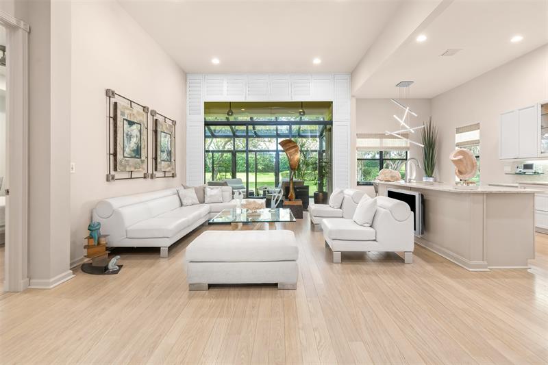 Image 6 of 19 For 9762 Isles Cay Dr