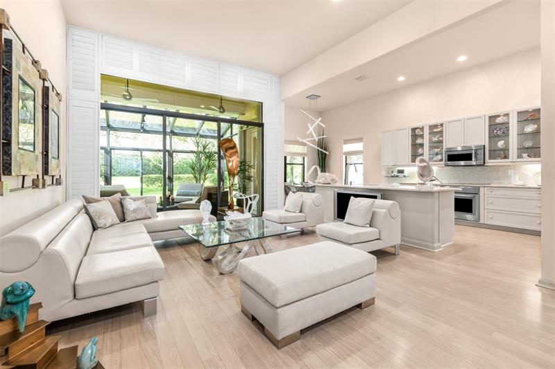 Image 8 of 19 For 9762 Isles Cay Dr