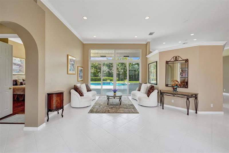 Image 4 of 39 For 287 Landings Blvd