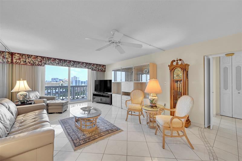 Image 19 of 52 For 801 Ocean Dr  806