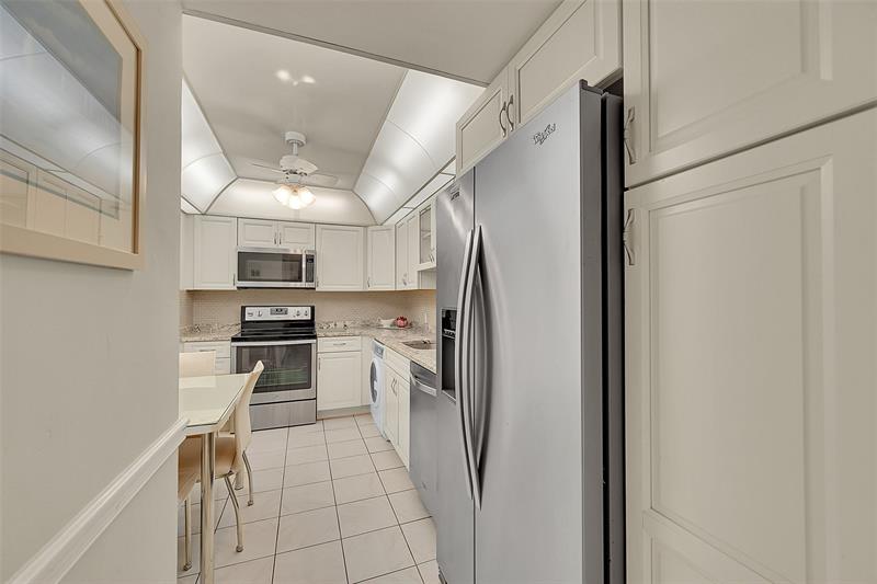 Image 25 of 52 For 801 Ocean Dr  806