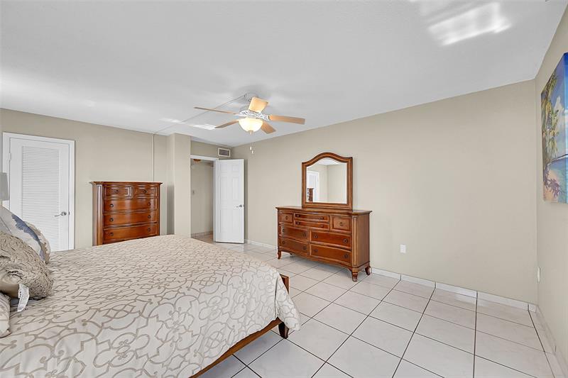 Image 31 of 52 For 801 Ocean Dr  806