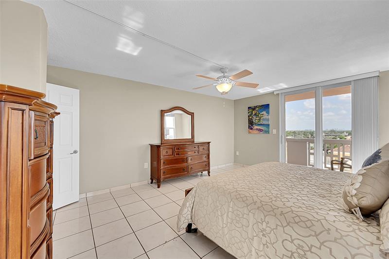 Image 32 of 52 For 801 Ocean Dr  806