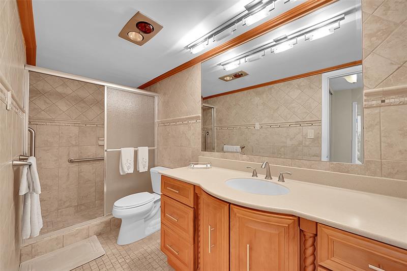 Image 35 of 52 For 801 Ocean Dr  806