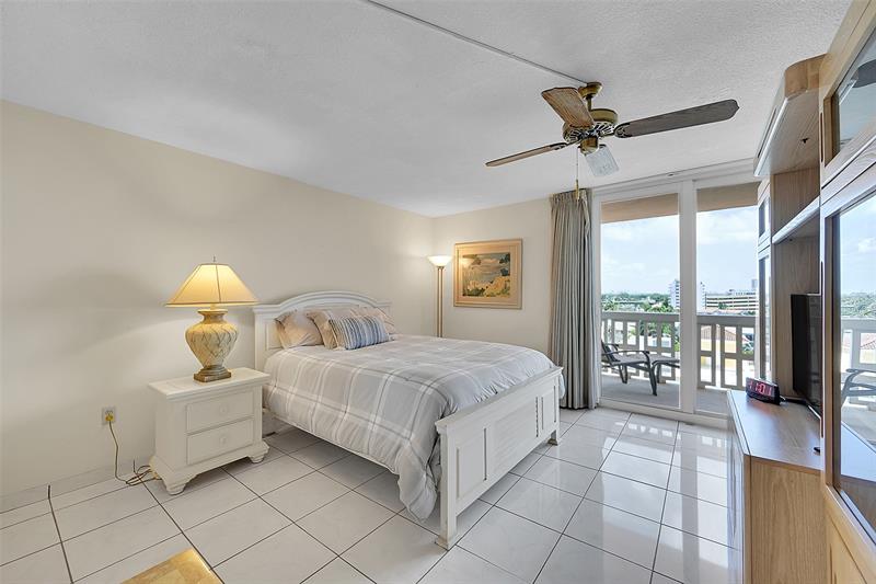 Image 37 of 52 For 801 Ocean Dr  806