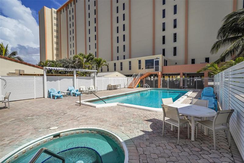 Image 44 of 52 For 801 Ocean Dr  806