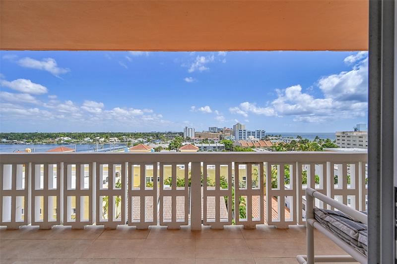 Image 5 of 52 For 801 Ocean Dr  806