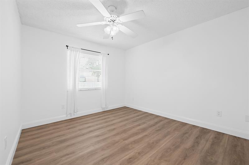 Image 18 of 24 For 9953 9th Ct  