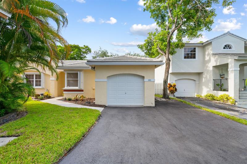 Image 3 of 24 For 9953 9th Ct  