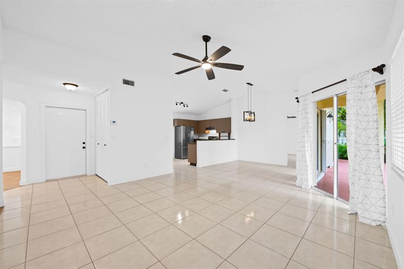 Image 5 of 24 For 9953 9th Ct  