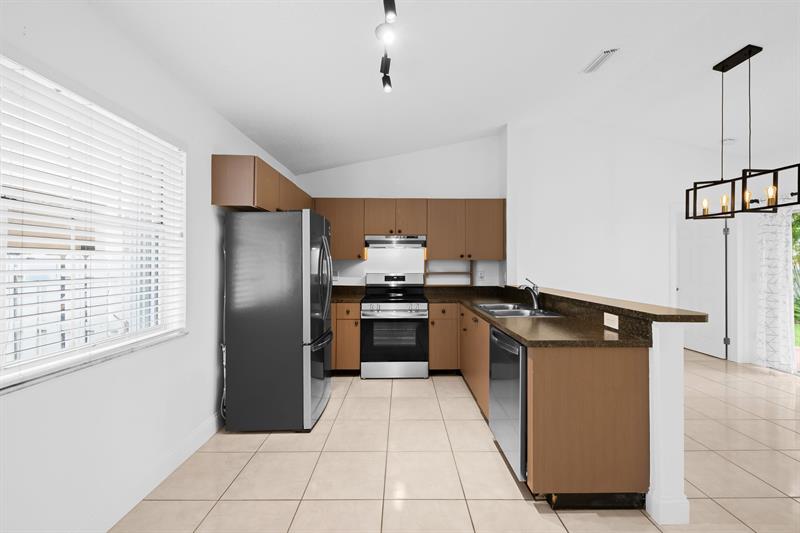Image 8 of 24 For 9953 9th Ct  