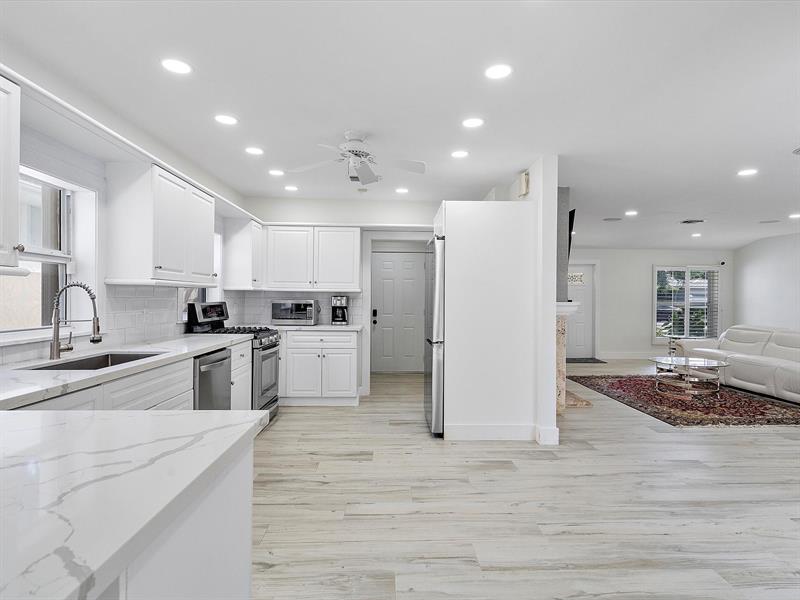 Image 12 of 44 For 411 Poinciana