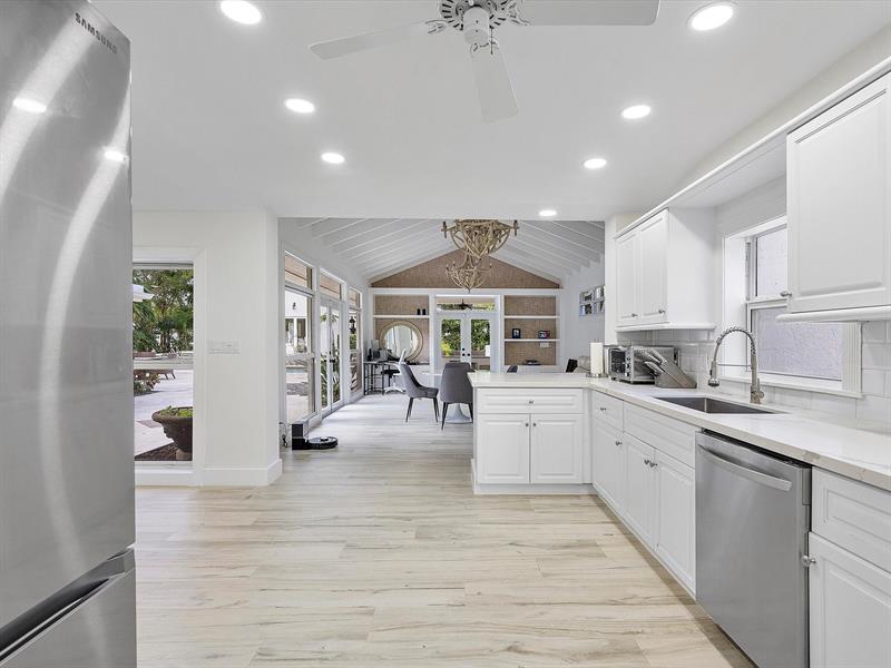 Image 19 of 44 For 411 Poinciana