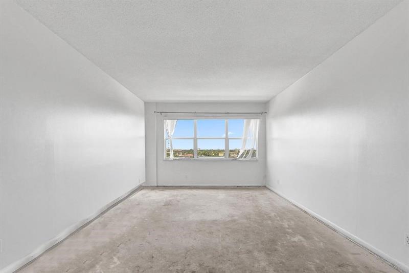 Image 3 of 12 For 2555 11th St  804