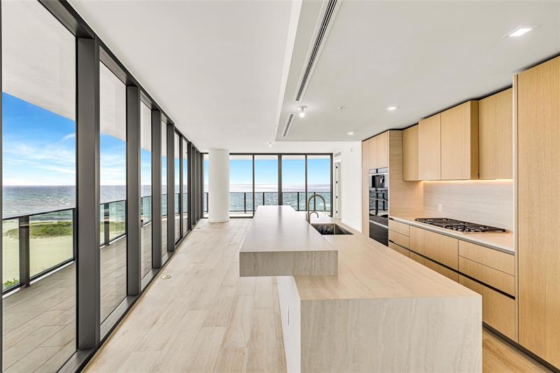 Image 10 of 59 For 900 Ocean Blvd  606