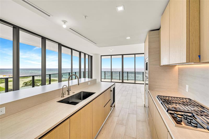 Image 11 of 59 For 900 Ocean Blvd  606