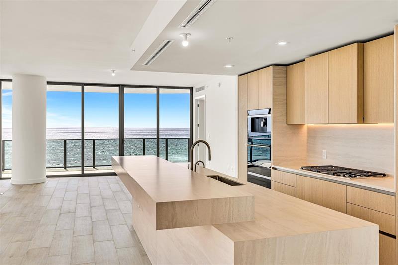 Image 12 of 59 For 900 Ocean Blvd  606