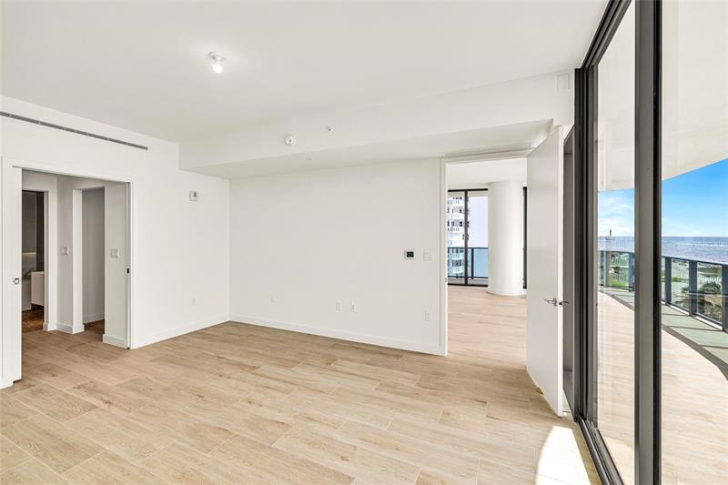 Image 15 of 59 For 900 Ocean Blvd  606
