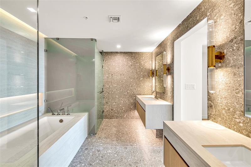 Image 20 of 59 For 900 Ocean Blvd  606