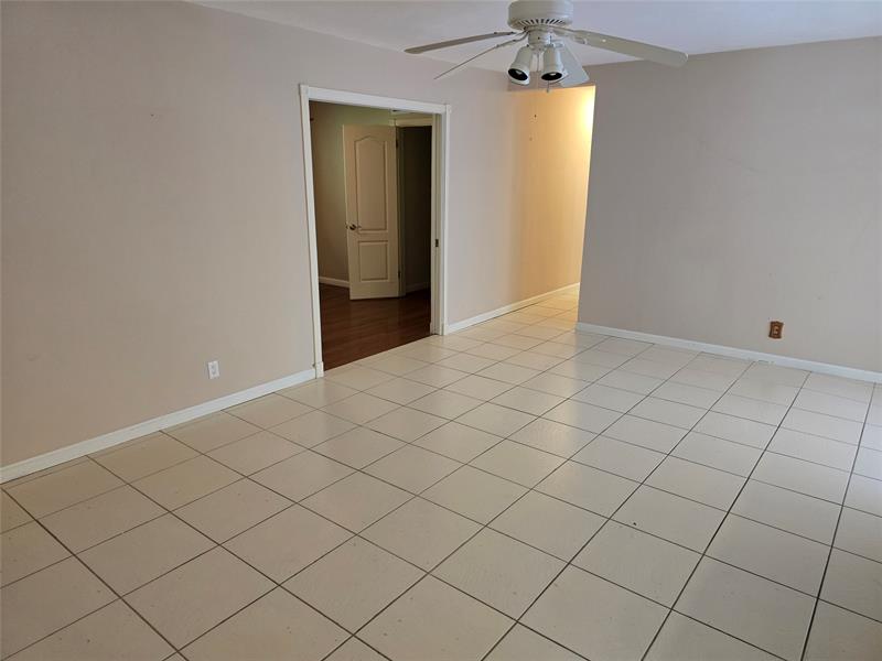 Image 16 of 29 For 425 24th St  