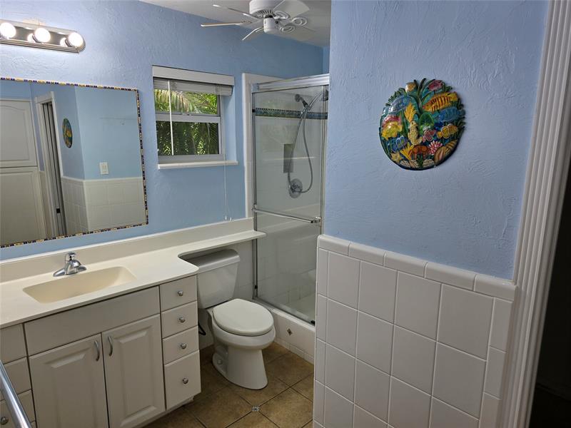 Image 20 of 29 For 425 24th St  
