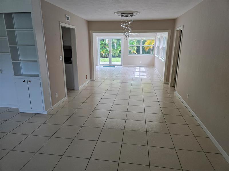 Image 7 of 29 For 425 24th St  